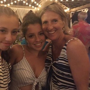 Meet your Posher, Ava